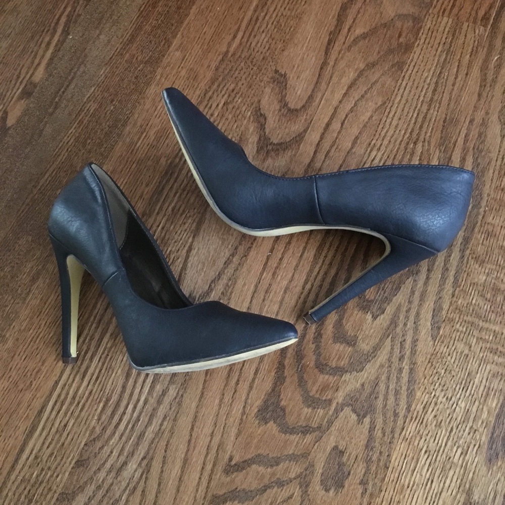 Sexy Blue Stiletto Pumps!